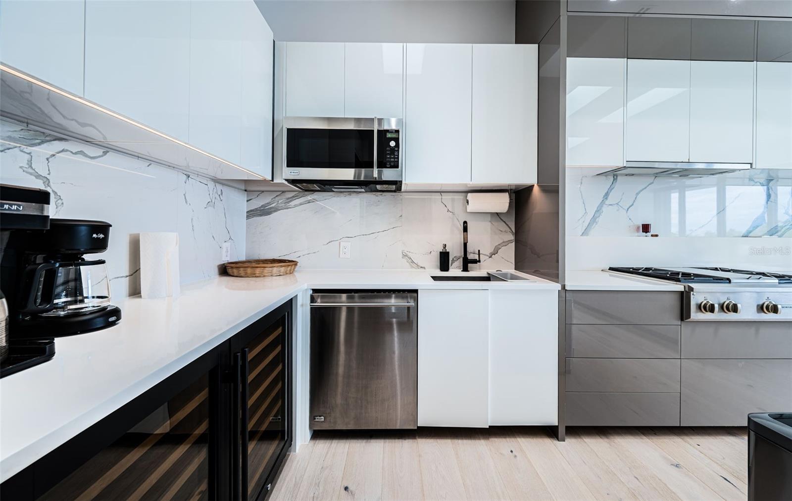 Image 14 of 38 For 14077 Bayshore Drive