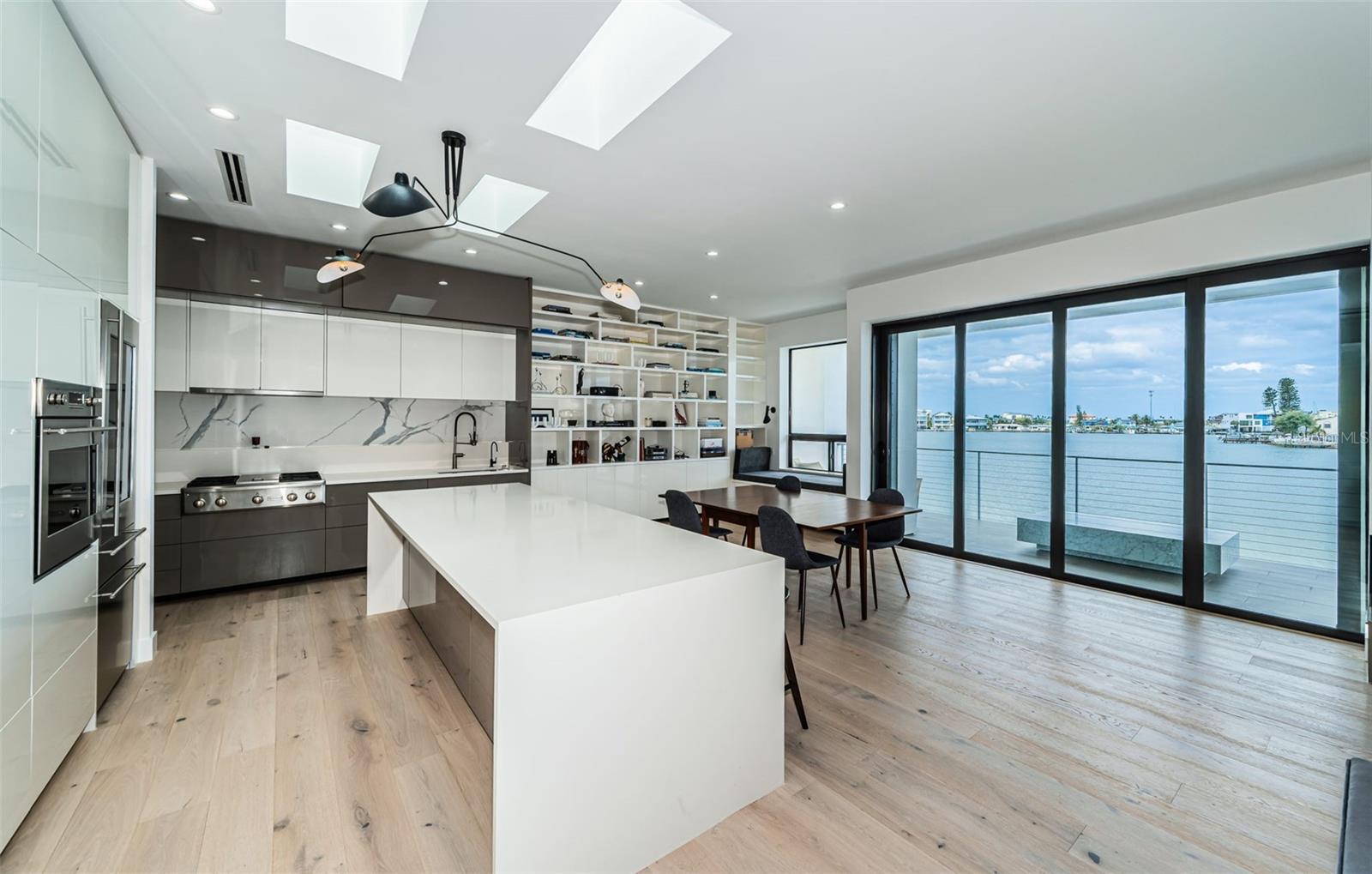 Image 18 of 38 For 14077 Bayshore Drive