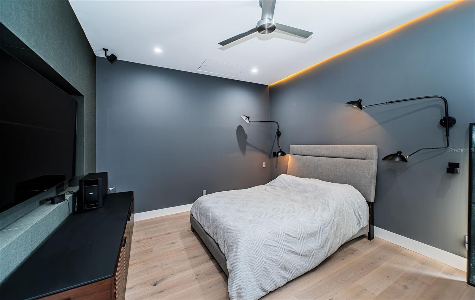 Image 31 of 38 For 14077 Bayshore Drive