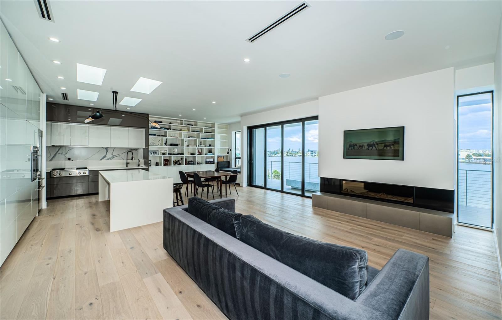 Image 7 of 38 For 14077 Bayshore Drive