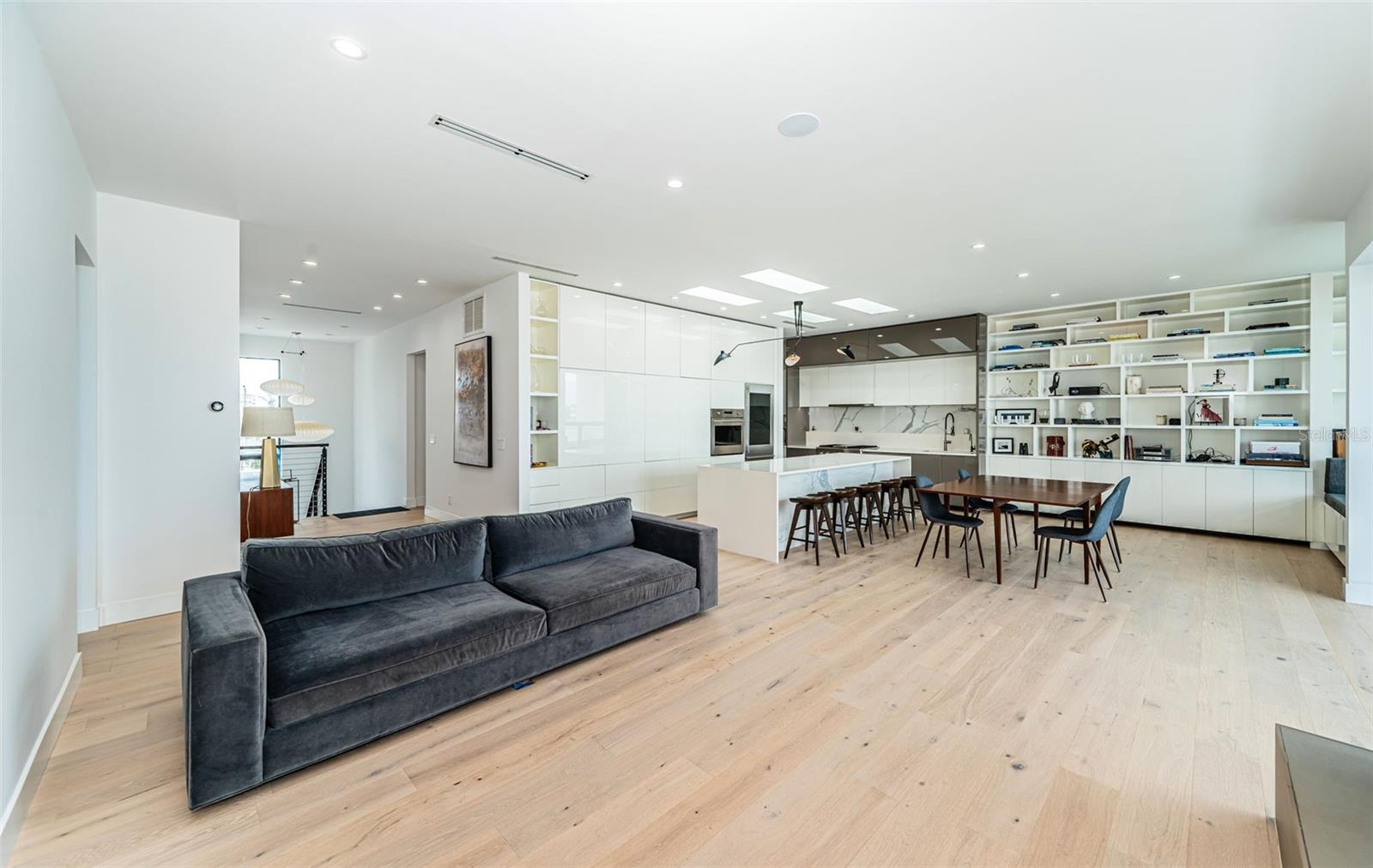 Image 8 of 38 For 14077 Bayshore Drive