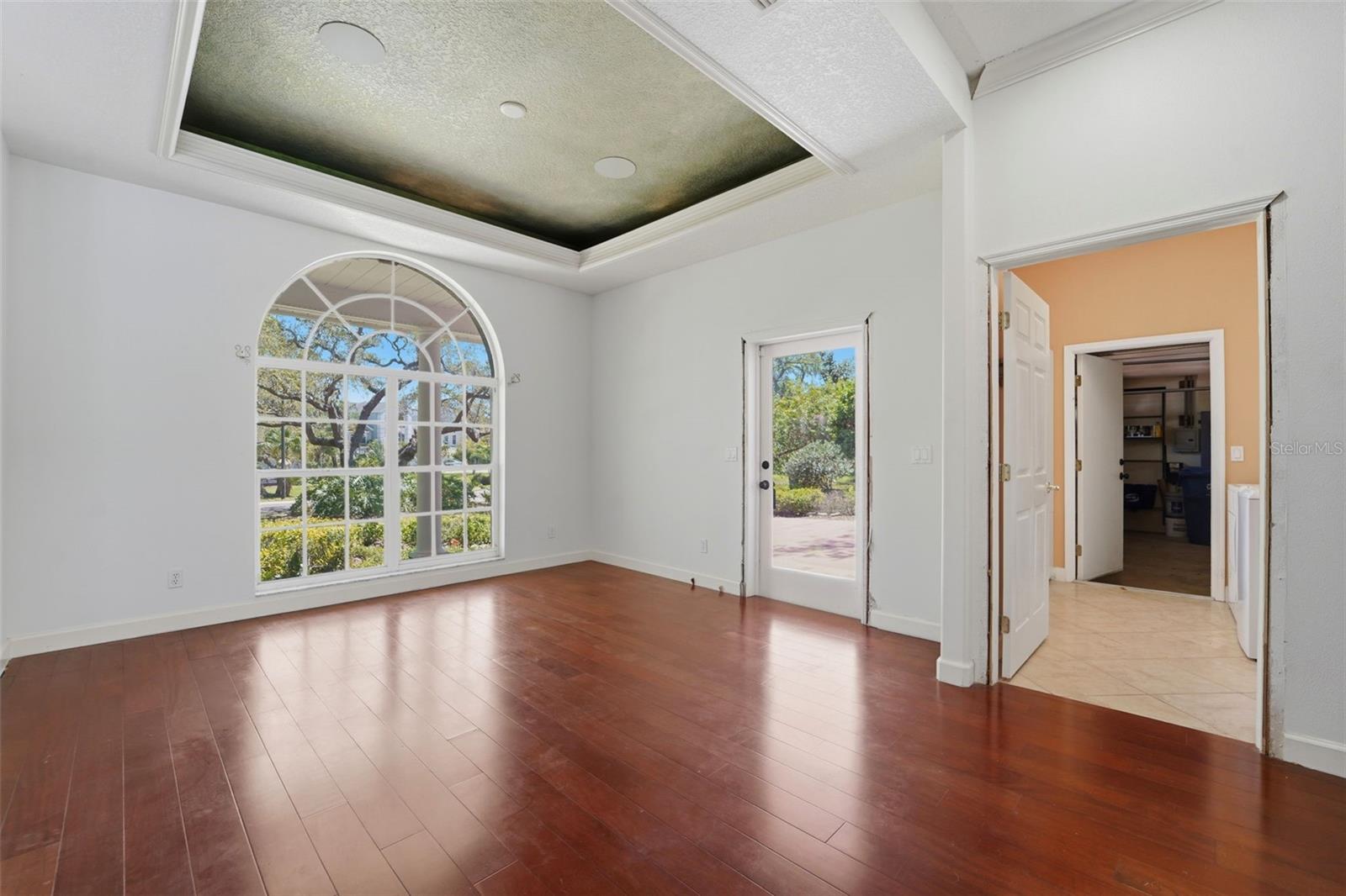 Listing photo id 8 for 1718 Sanctuary Place