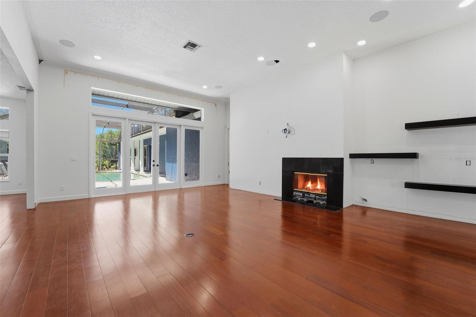 Listing photo id 13 for 1718 Sanctuary Place