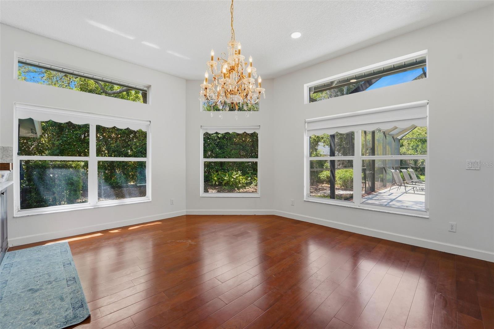 Listing photo id 15 for 1718 Sanctuary Place