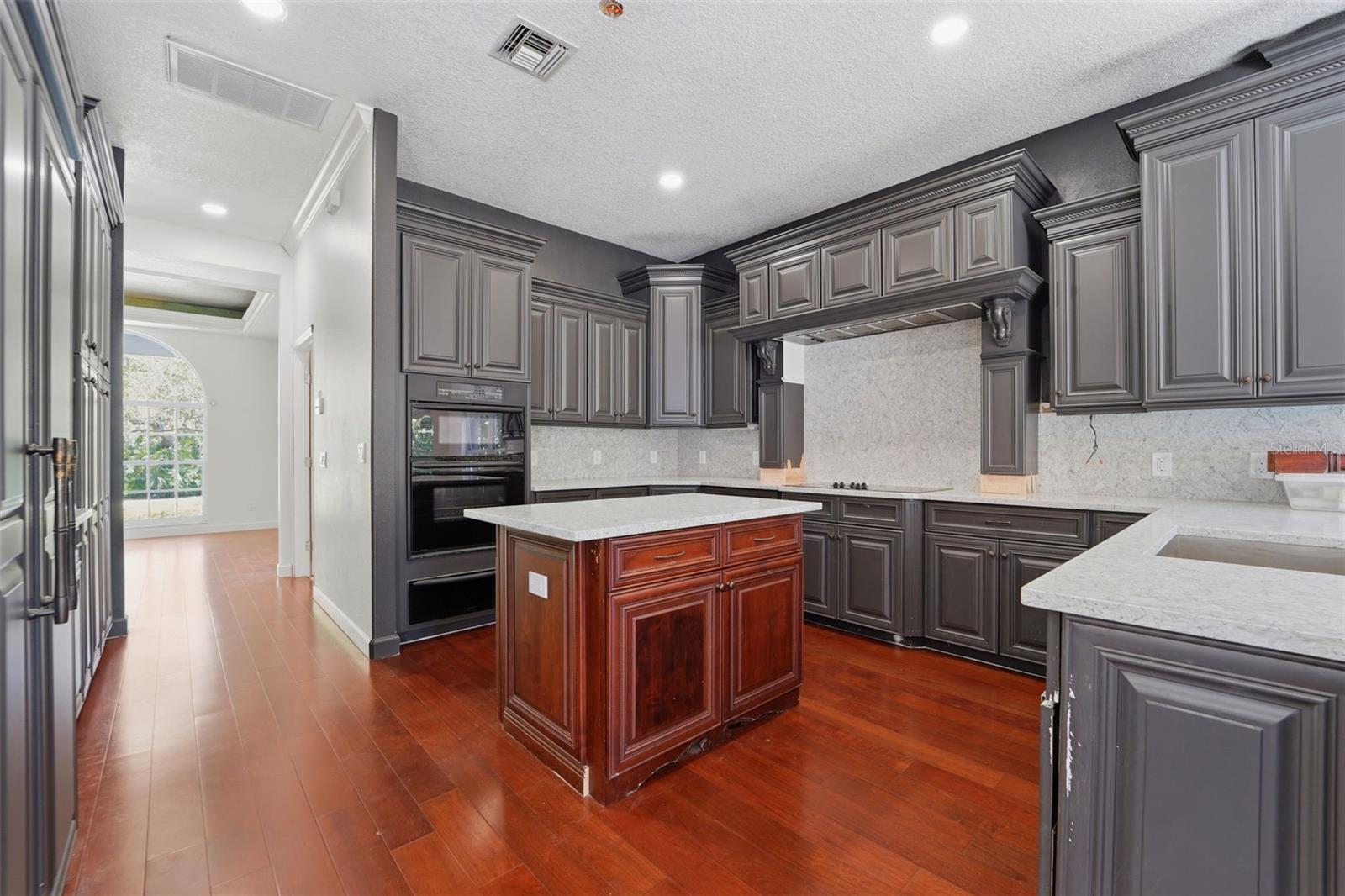 Listing photo id 20 for 1718 Sanctuary Place