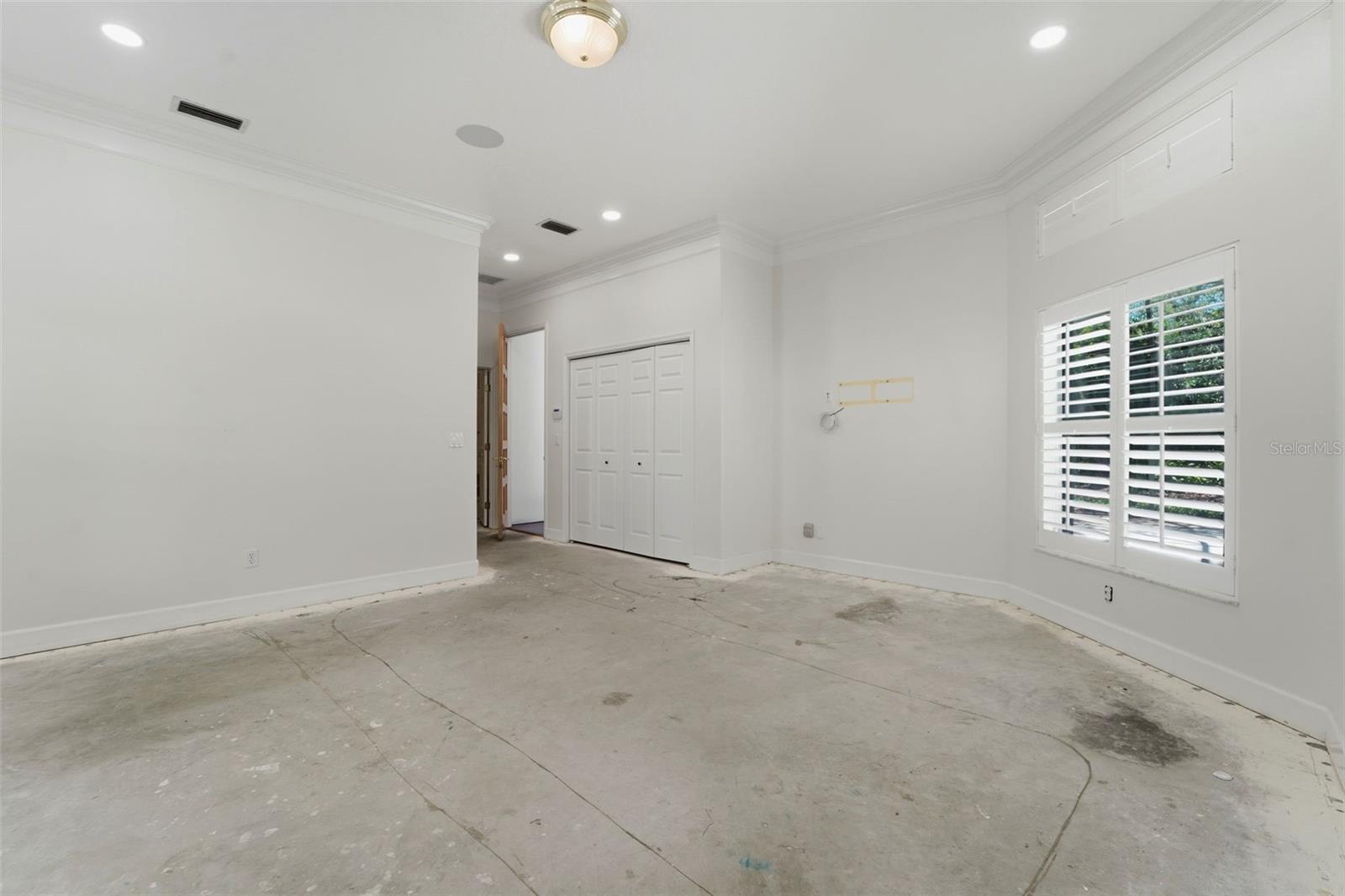 Listing photo id 31 for 1718 Sanctuary Place