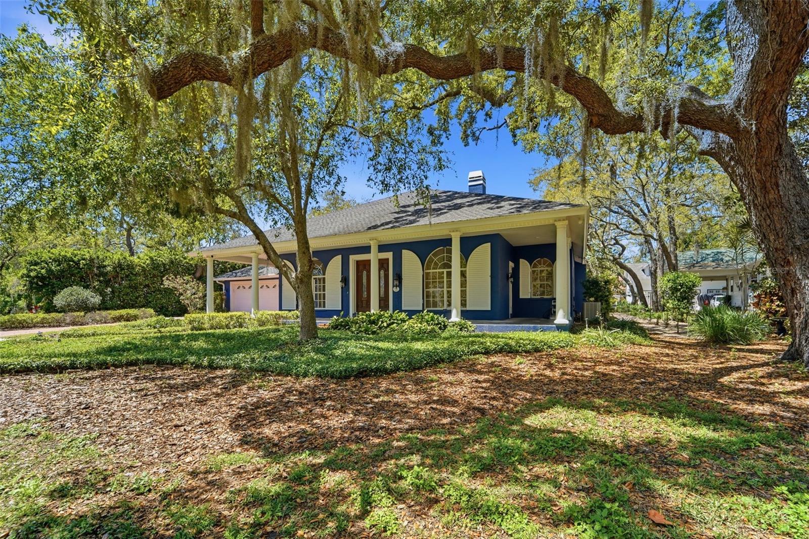 Listing photo id 2 for 1718 Sanctuary Place