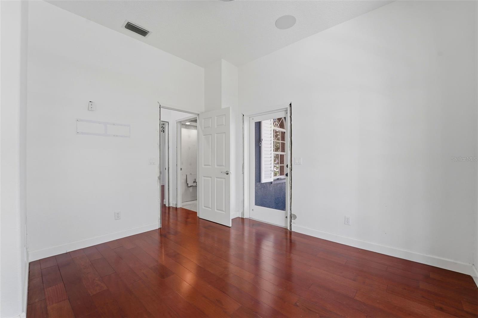 Listing photo id 39 for 1718 Sanctuary Place