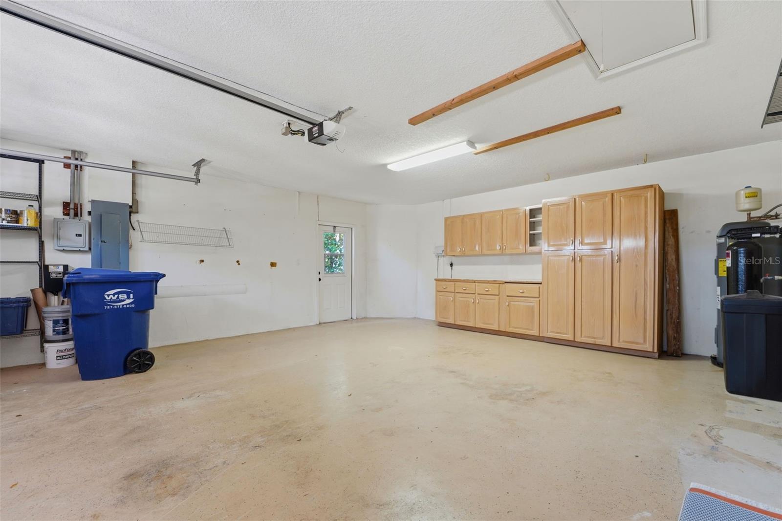 Listing photo id 42 for 1718 Sanctuary Place