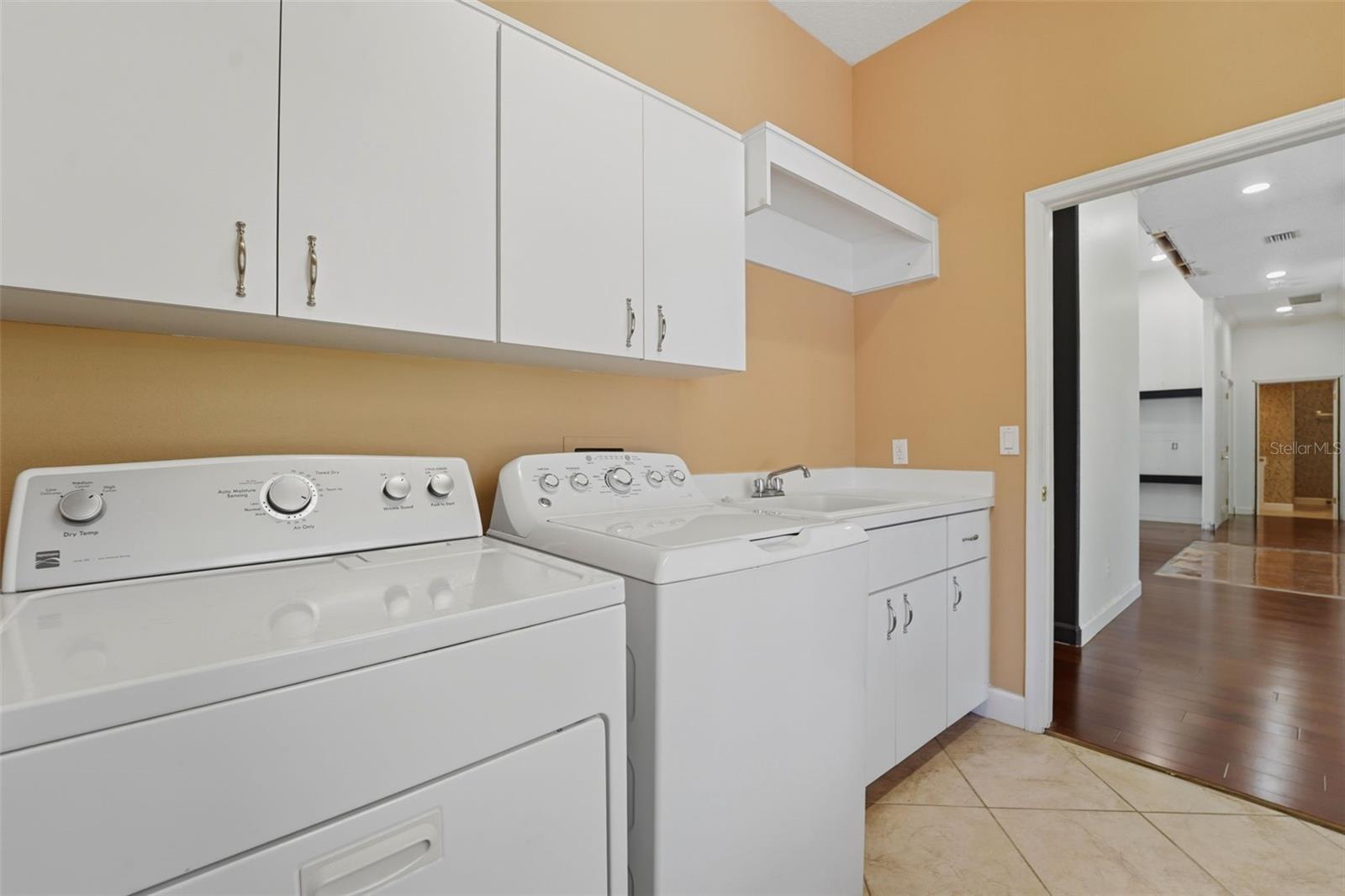 Listing photo id 45 for 1718 Sanctuary Place