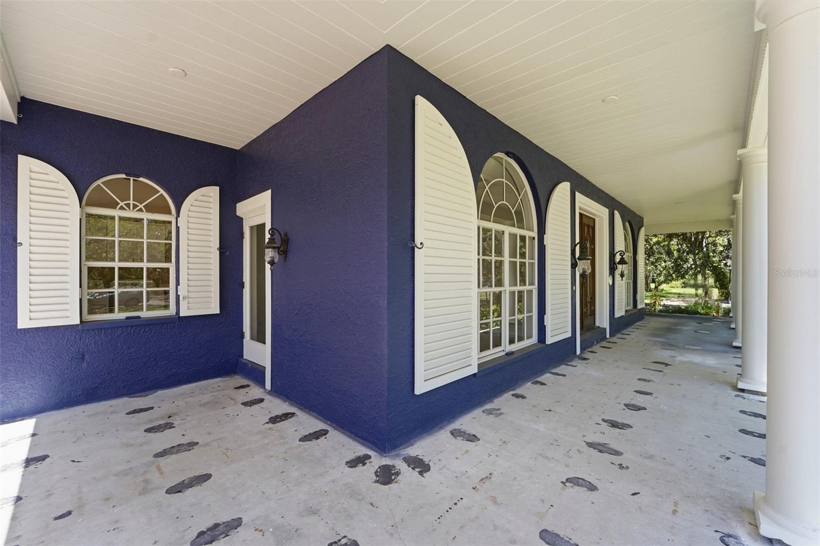 Listing photo id 4 for 1718 Sanctuary Place