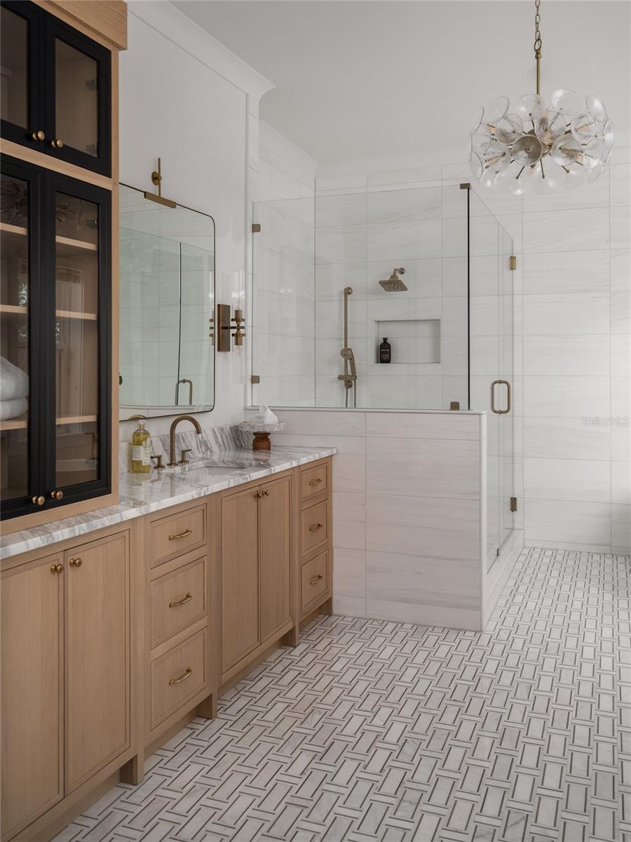 Listing photo id 9 for 3010 Keats Street