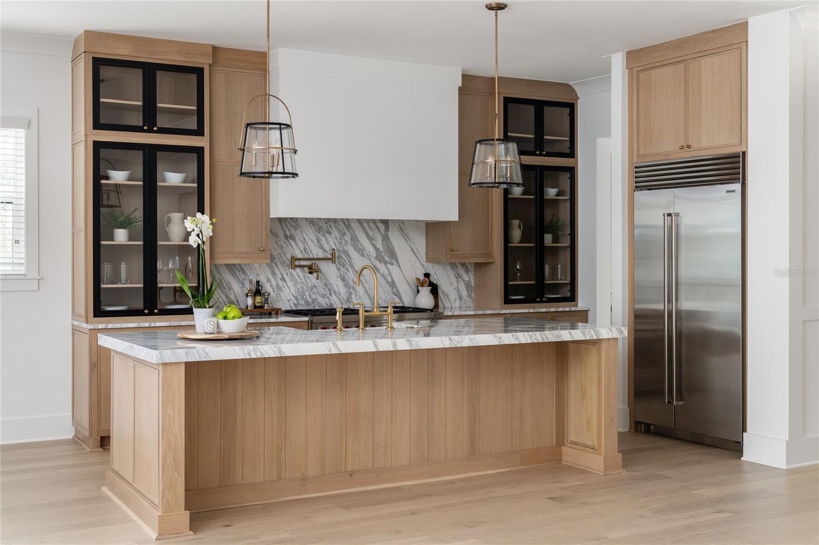 Listing photo id 2 for 3010 Keats Street