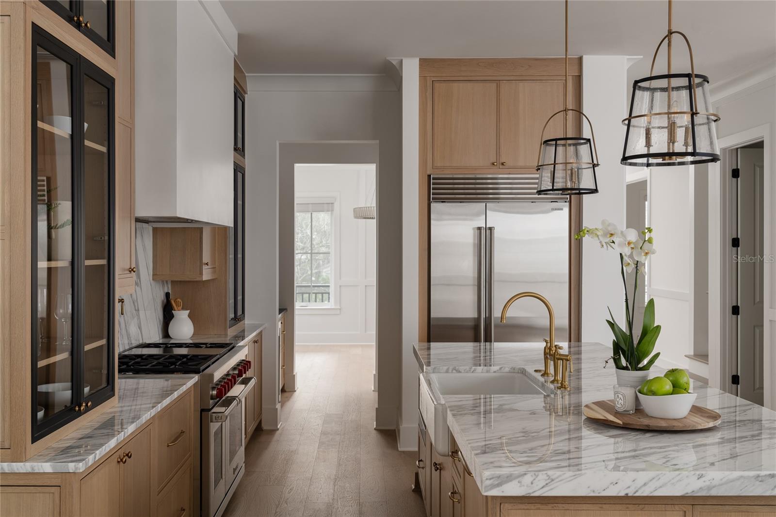 Listing photo id 3 for 3010 Keats Street