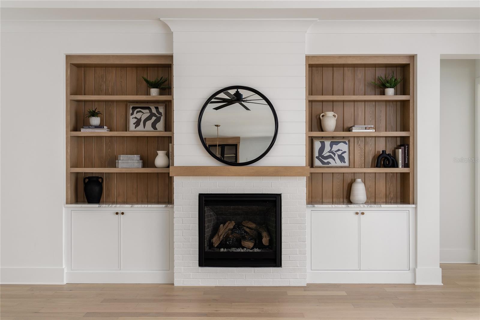 Listing photo id 6 for 3010 Keats Street