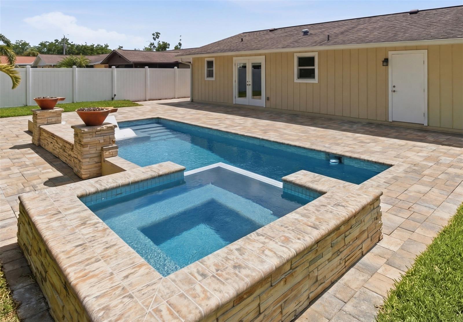 Image 25 of 38 For 1450 Strada D Oro