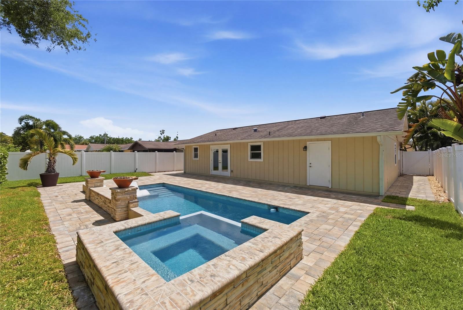 Image 28 of 38 For 1450 Strada D Oro