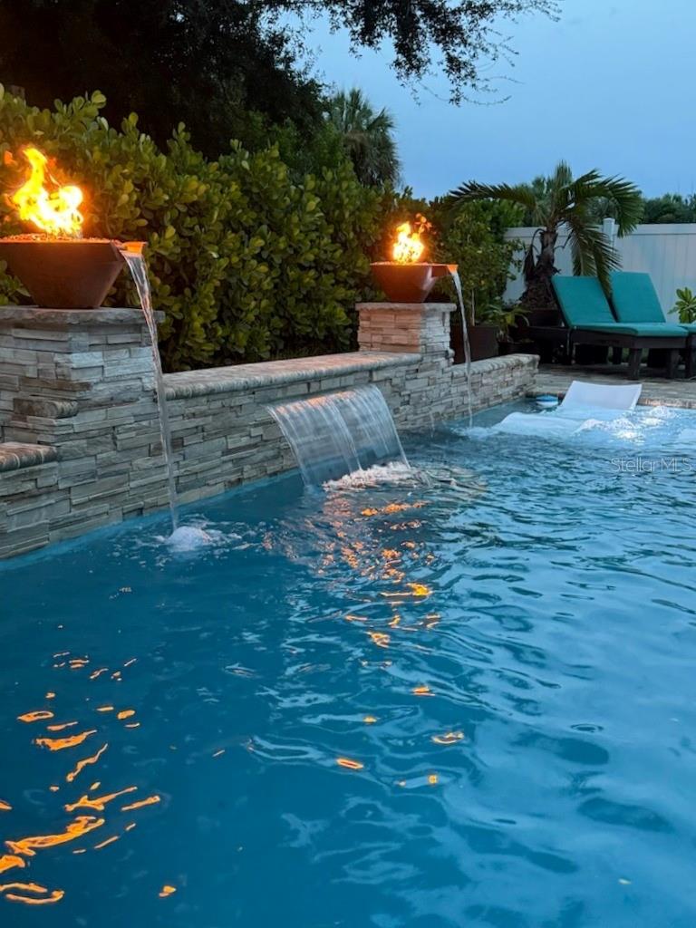 Image 3 of 38 For 1450 Strada D Oro