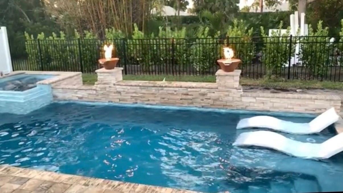 Image 32 of 38 For 1450 Strada D Oro