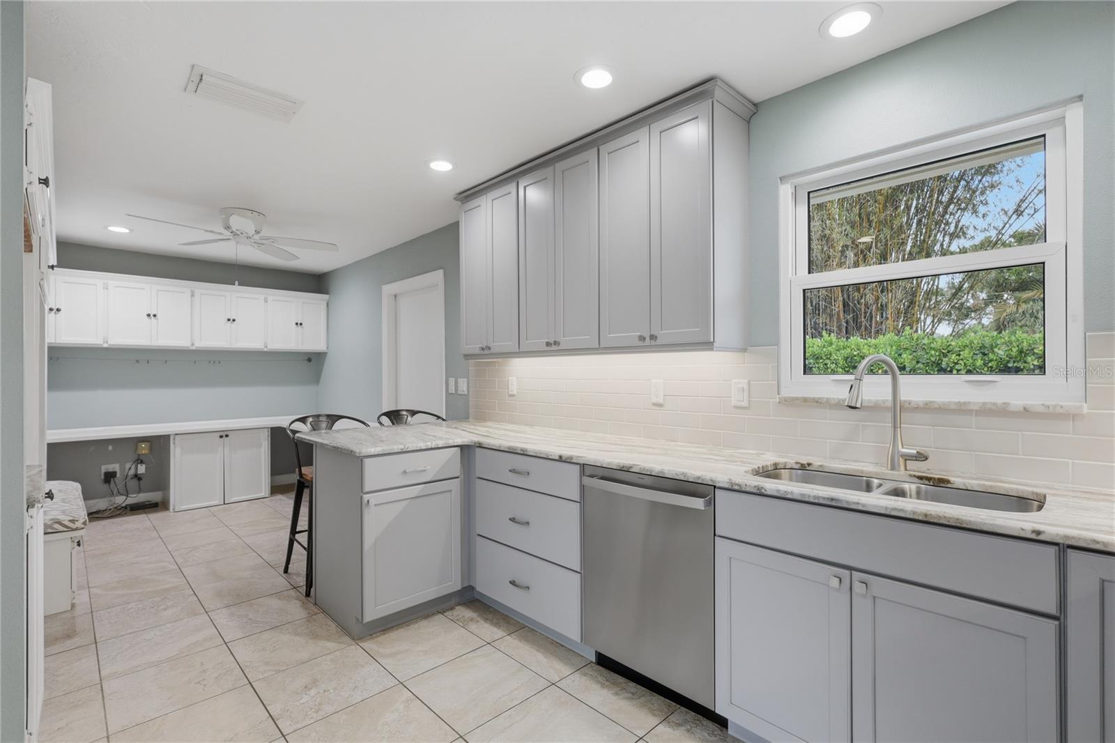 Image 9 of 38 For 1450 Strada D Oro