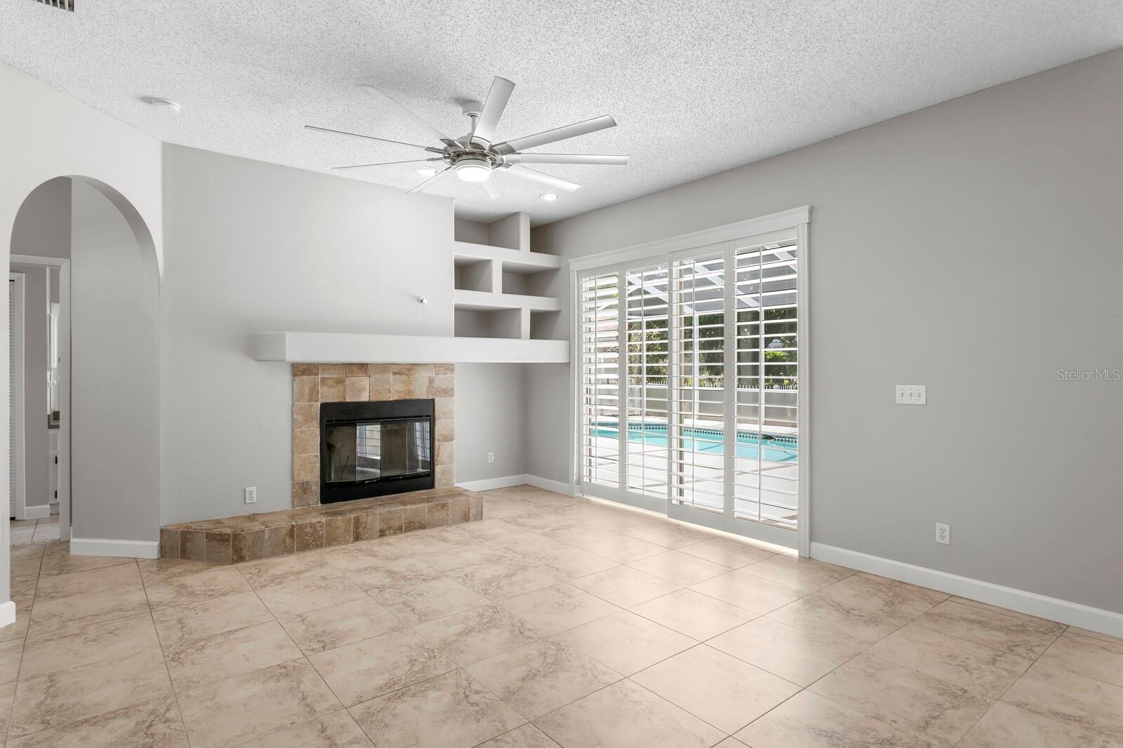 Listing photo id 17 for 9337 Wellington Park Circle