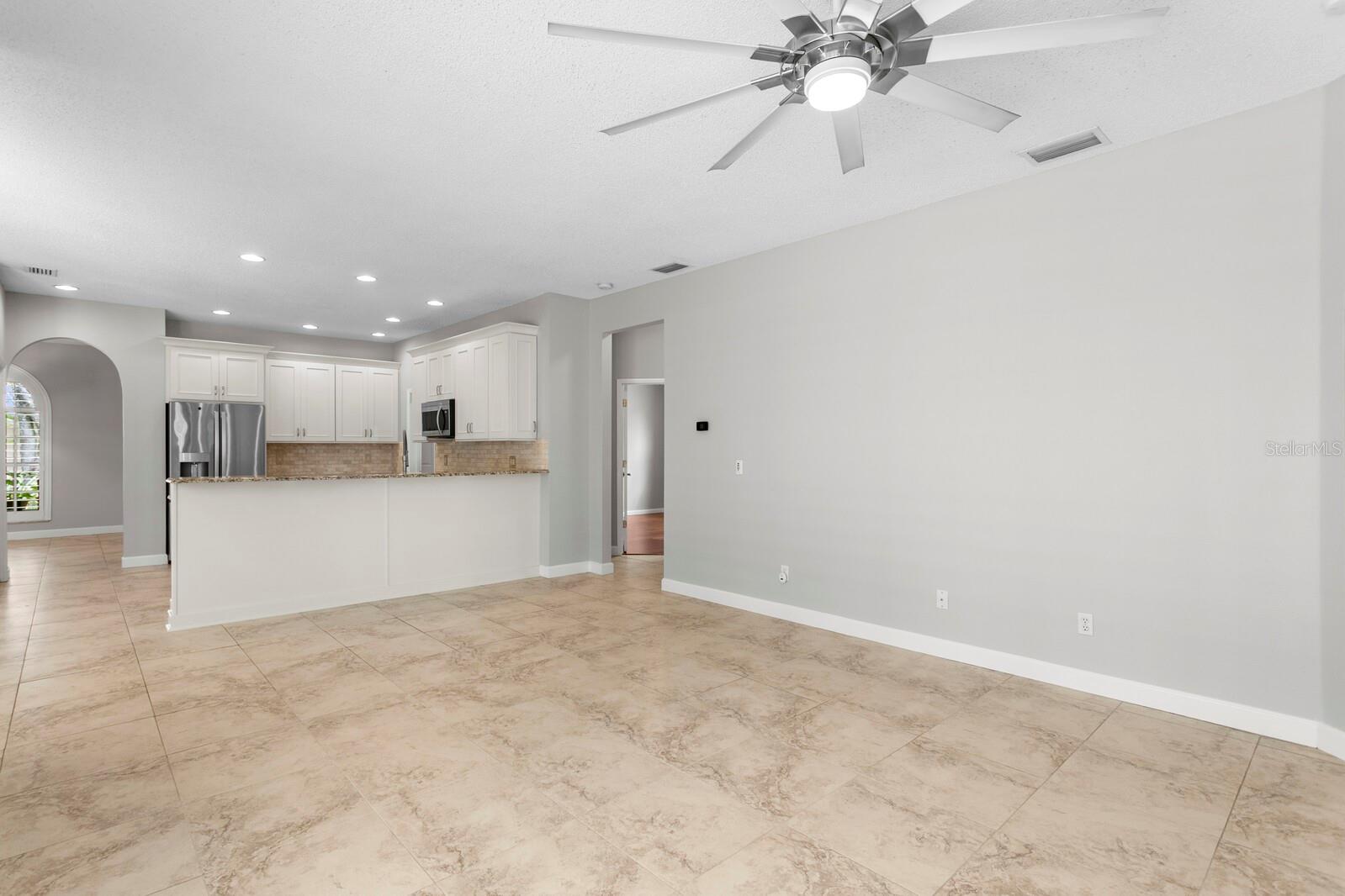 Listing photo id 21 for 9337 Wellington Park Circle