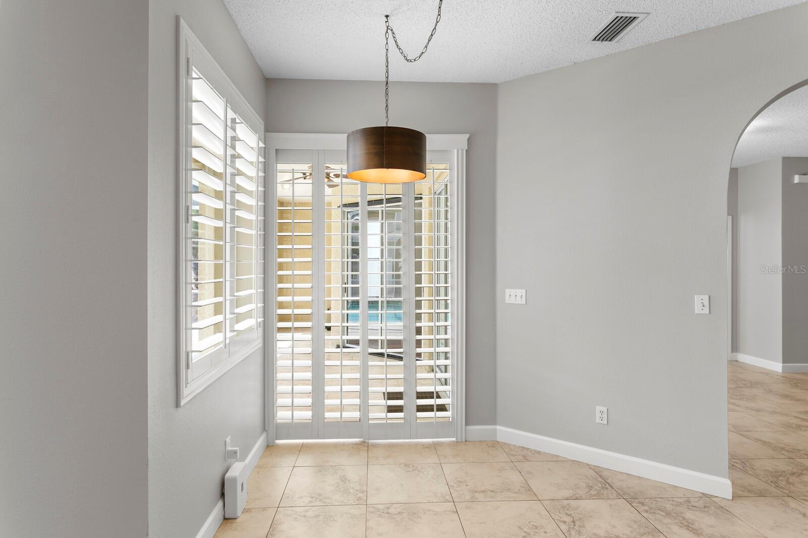 Listing photo id 26 for 9337 Wellington Park Circle