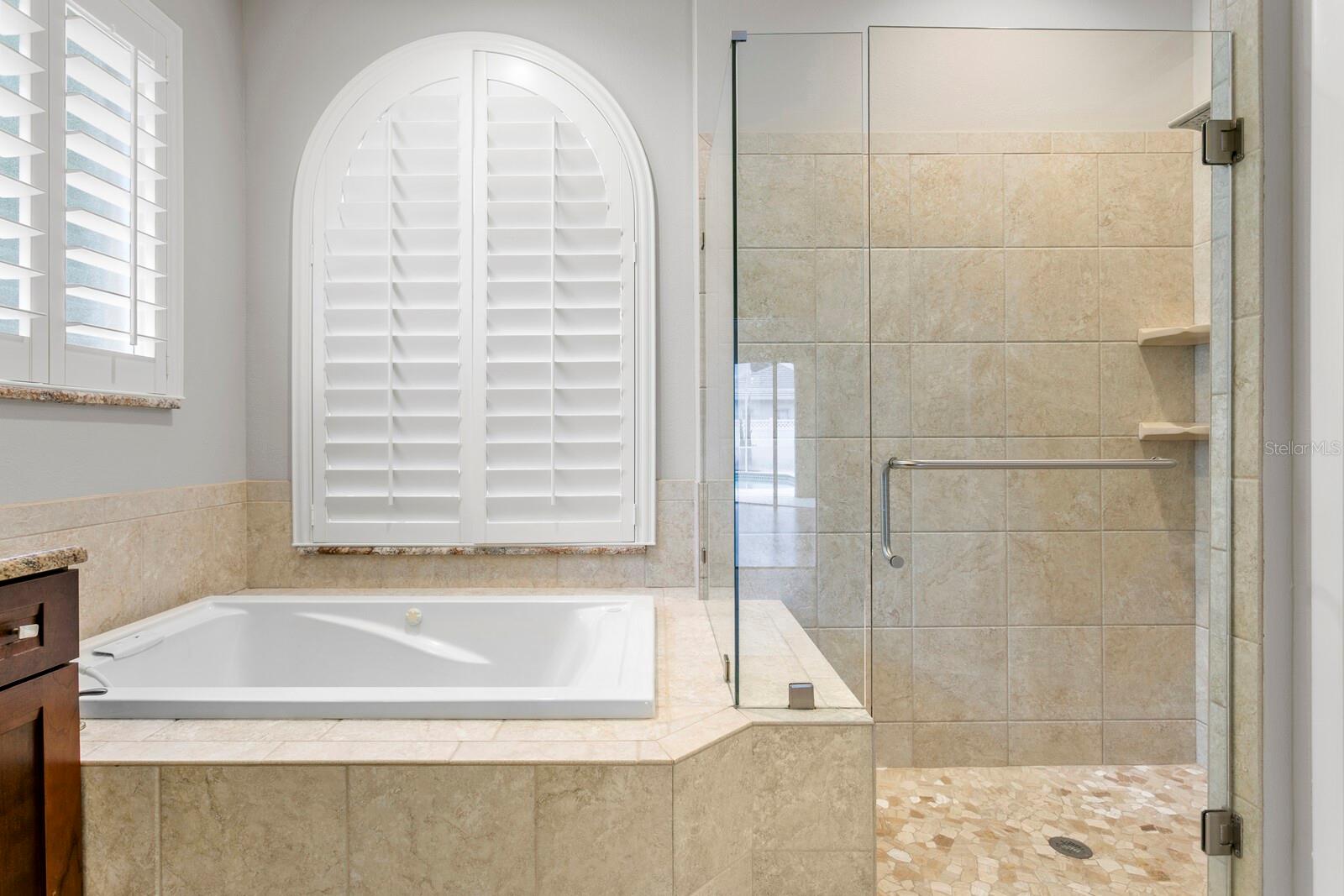 Listing photo id 33 for 9337 Wellington Park Circle