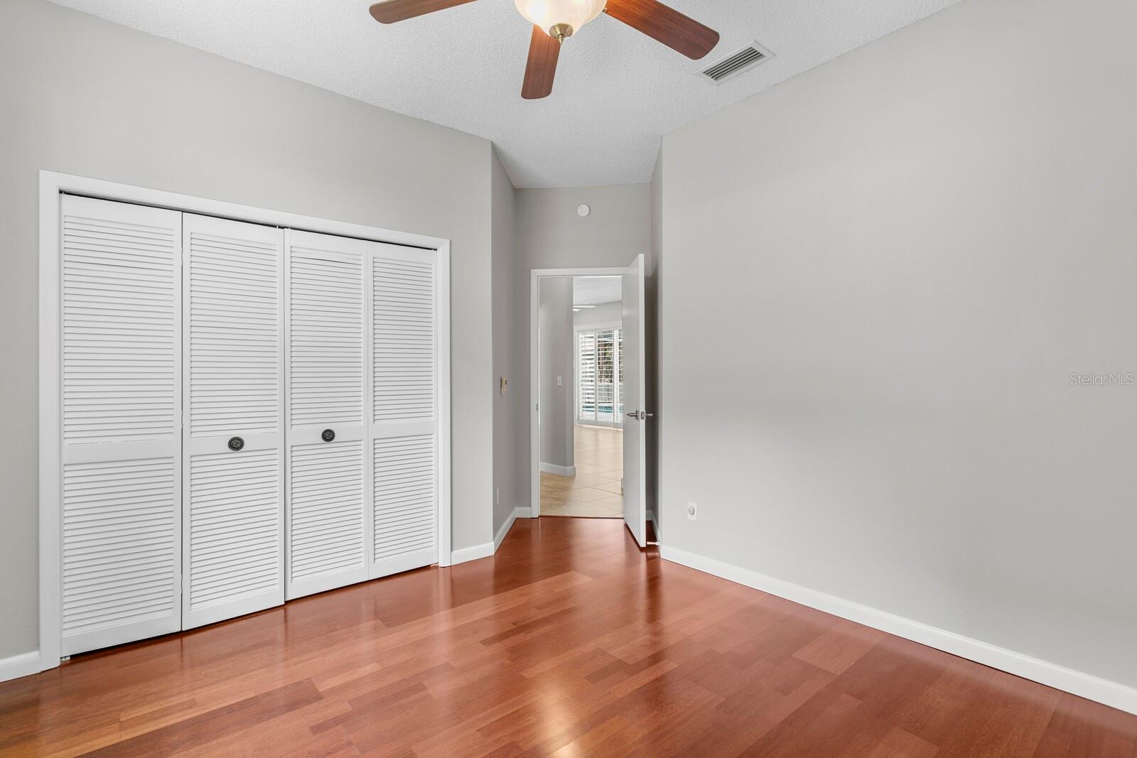 Listing photo id 39 for 9337 Wellington Park Circle