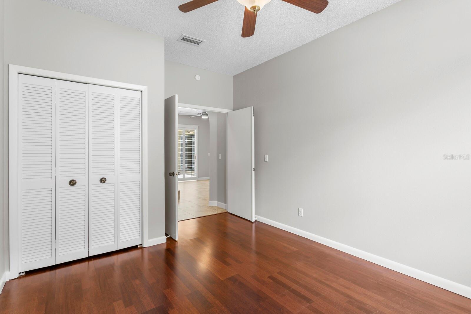 Listing photo id 40 for 9337 Wellington Park Circle