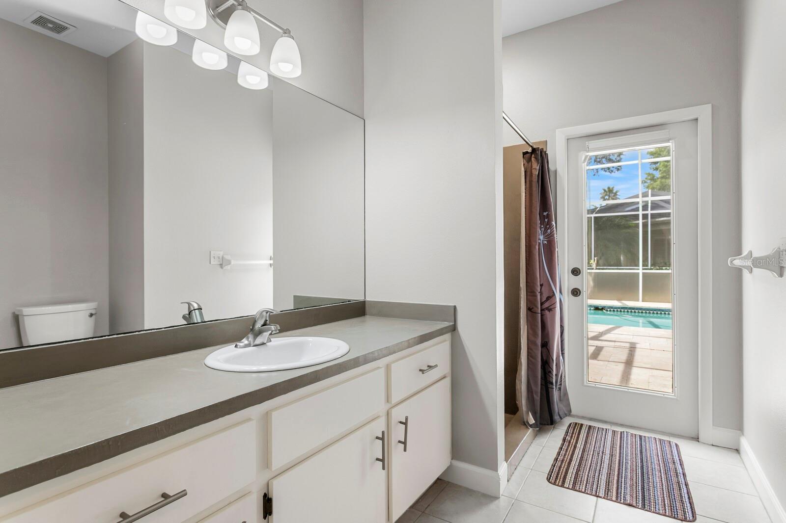 Listing photo id 45 for 9337 Wellington Park Circle