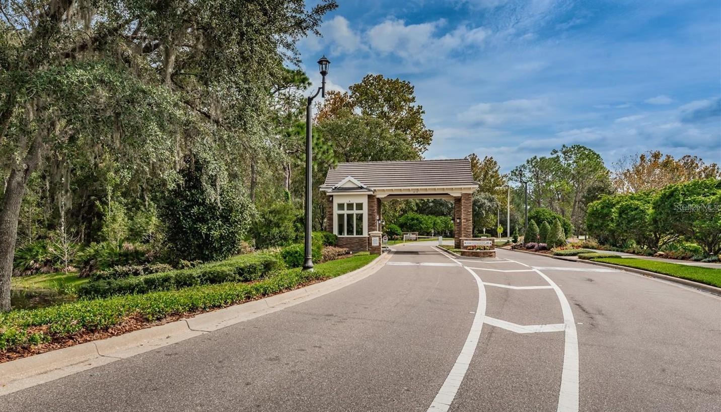 Listing photo id 6 for 9337 Wellington Park Circle