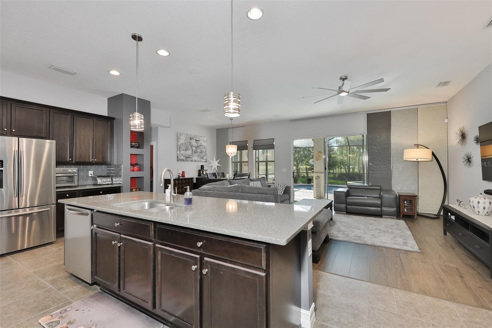 Image 10 of 94 For 6707 Park Strand Drive