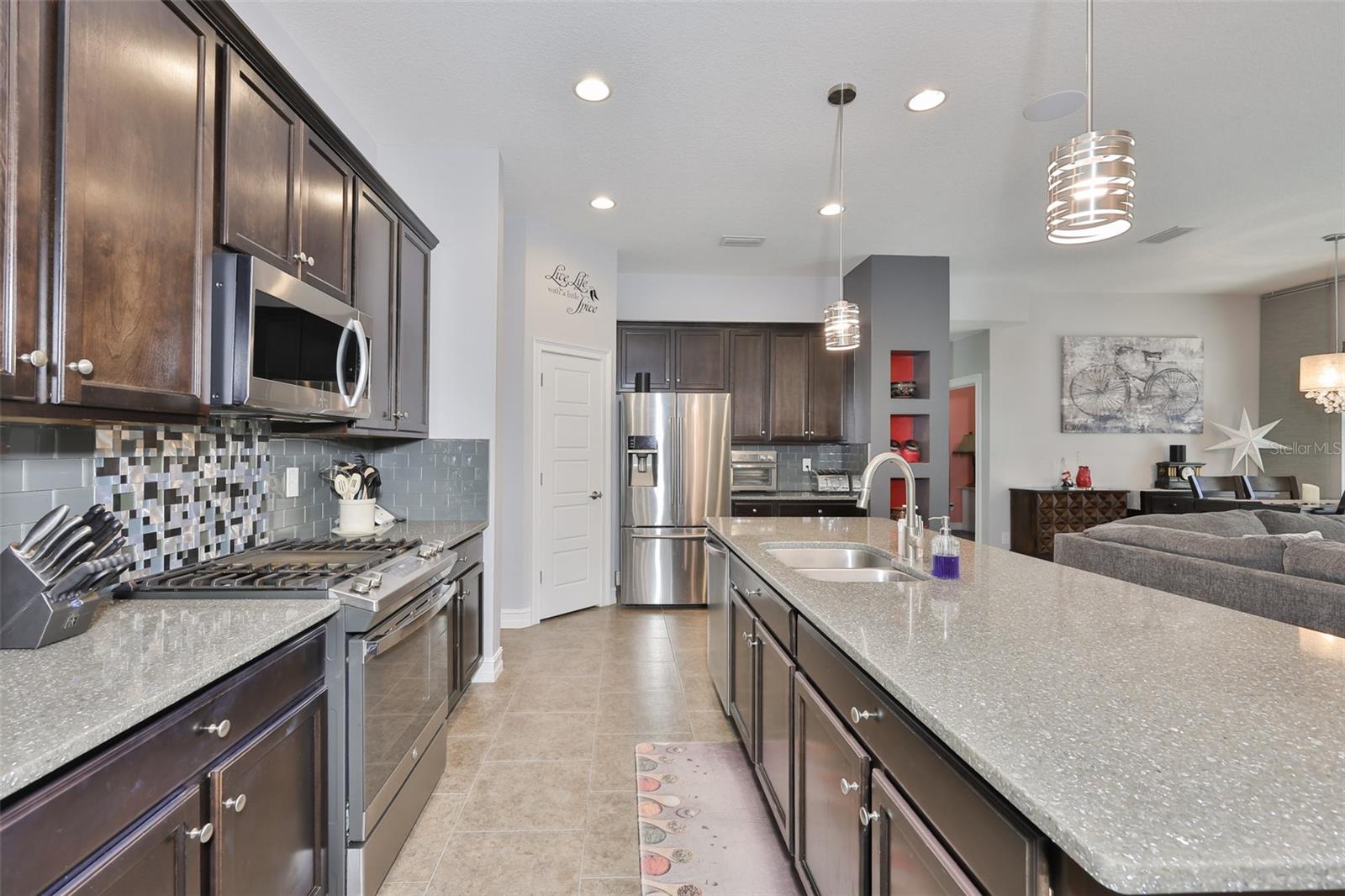 Image 11 of 94 For 6707 Park Strand Drive