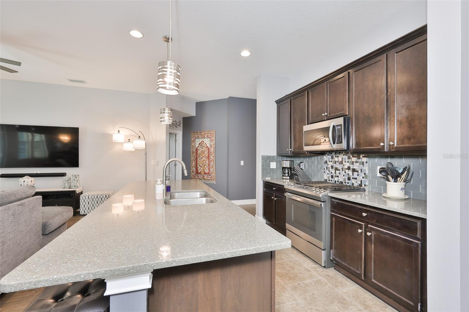 Image 12 of 94 For 6707 Park Strand Drive