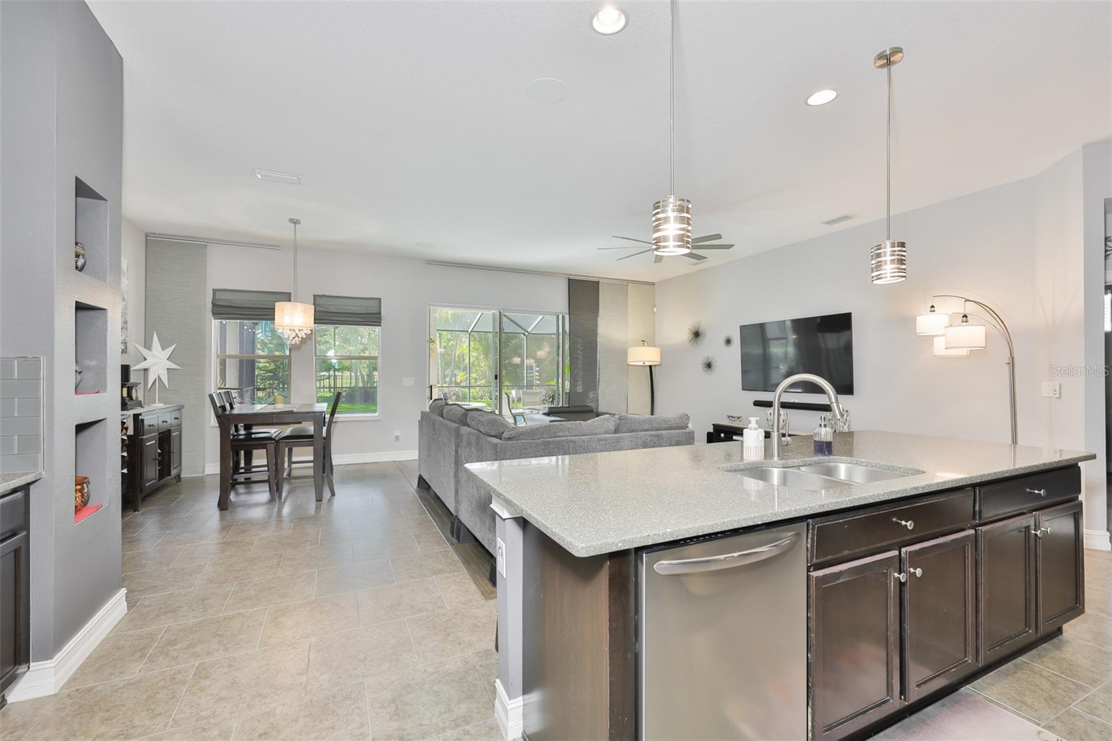 Image 15 of 94 For 6707 Park Strand Drive