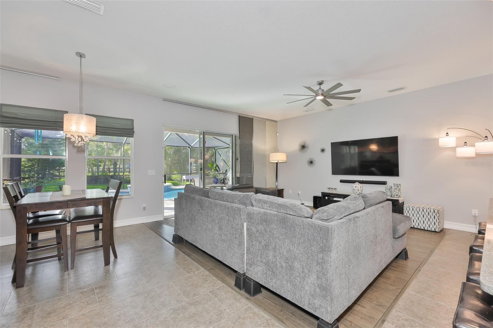 Image 16 of 94 For 6707 Park Strand Drive