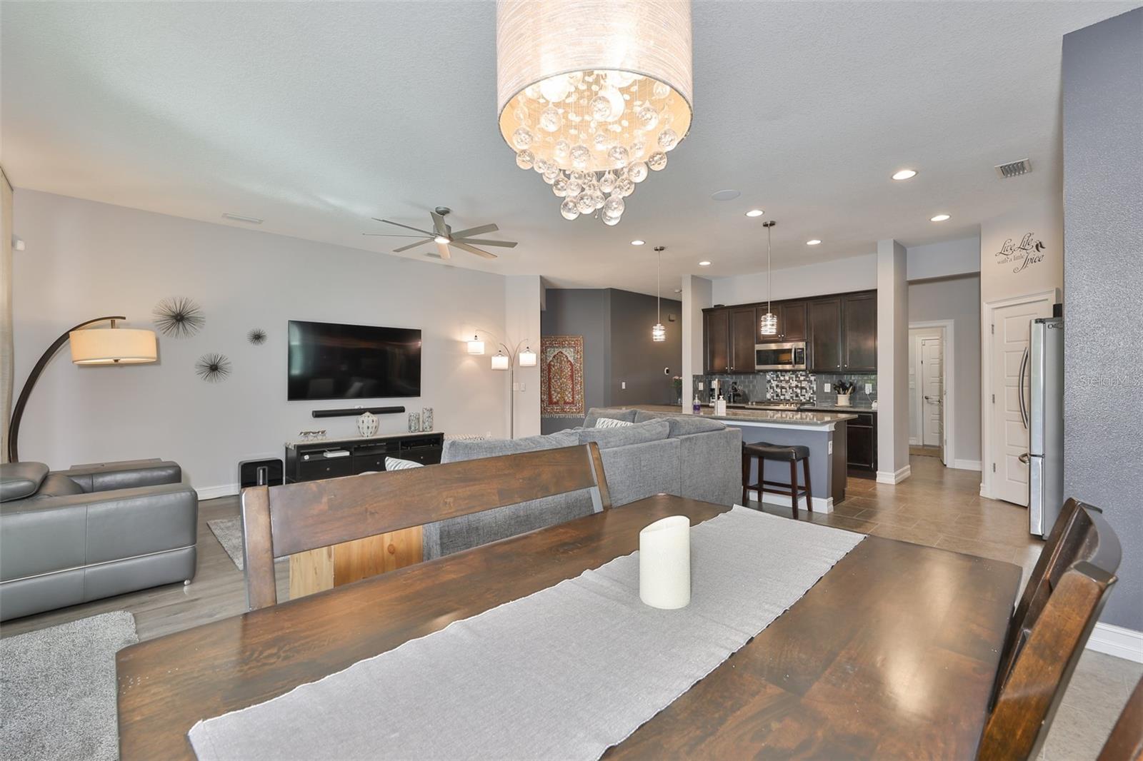 Image 19 of 94 For 6707 Park Strand Drive