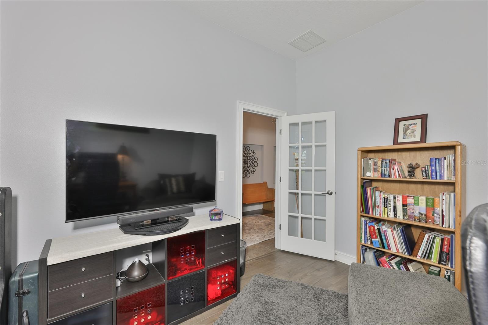 Image 33 of 94 For 6707 Park Strand Drive