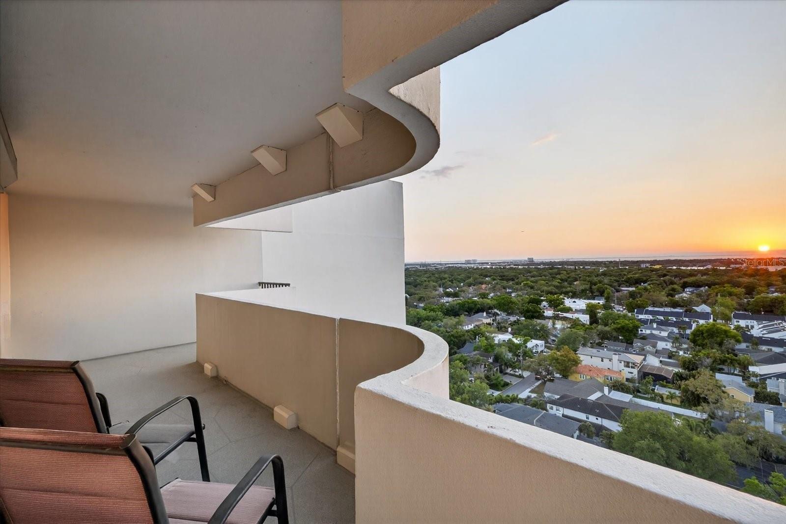 Image 11 of 49 For 4141 Bayshore Boulevard 2001