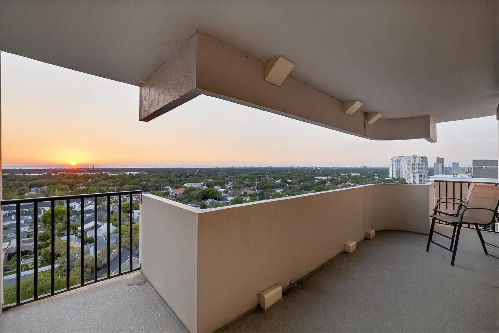 Image 12 of 49 For 4141 Bayshore Boulevard 2001