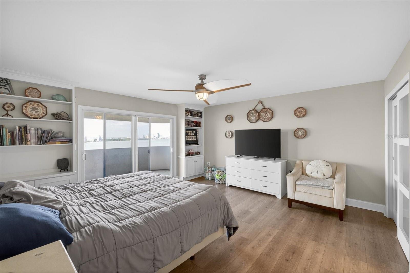 Image 18 of 49 For 4141 Bayshore Boulevard 2001