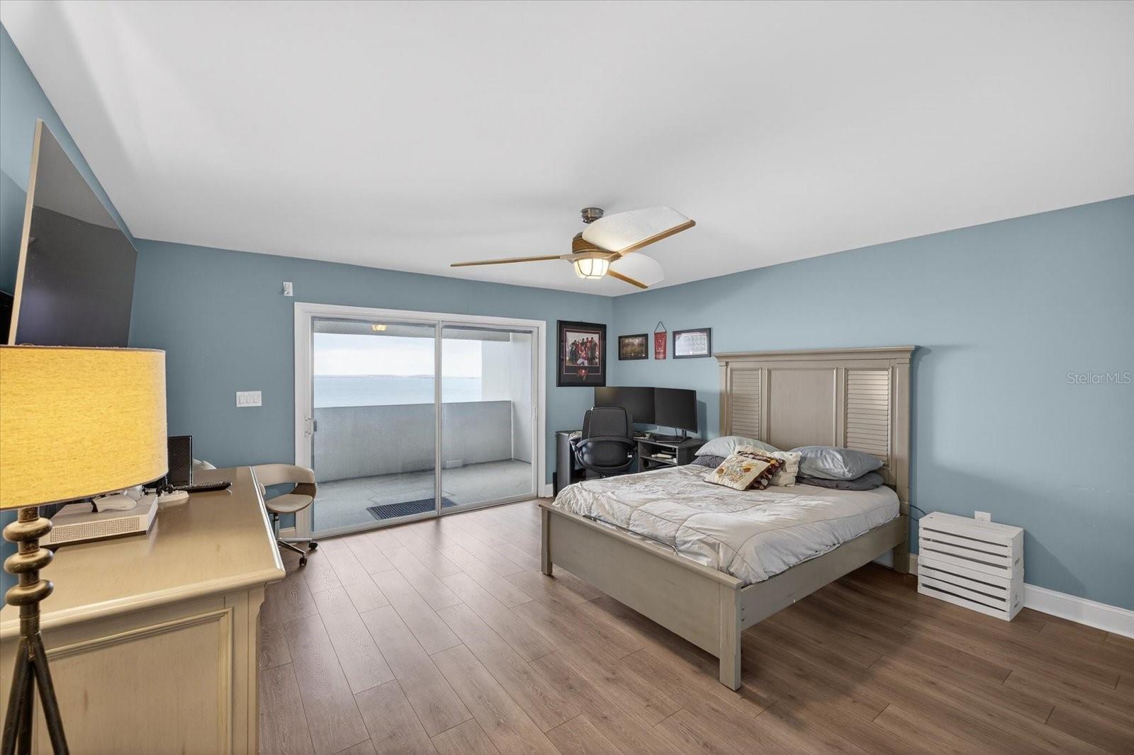 Image 27 of 49 For 4141 Bayshore Boulevard 2001