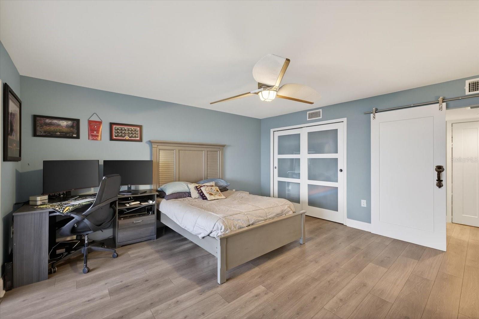 Image 29 of 49 For 4141 Bayshore Boulevard 2001