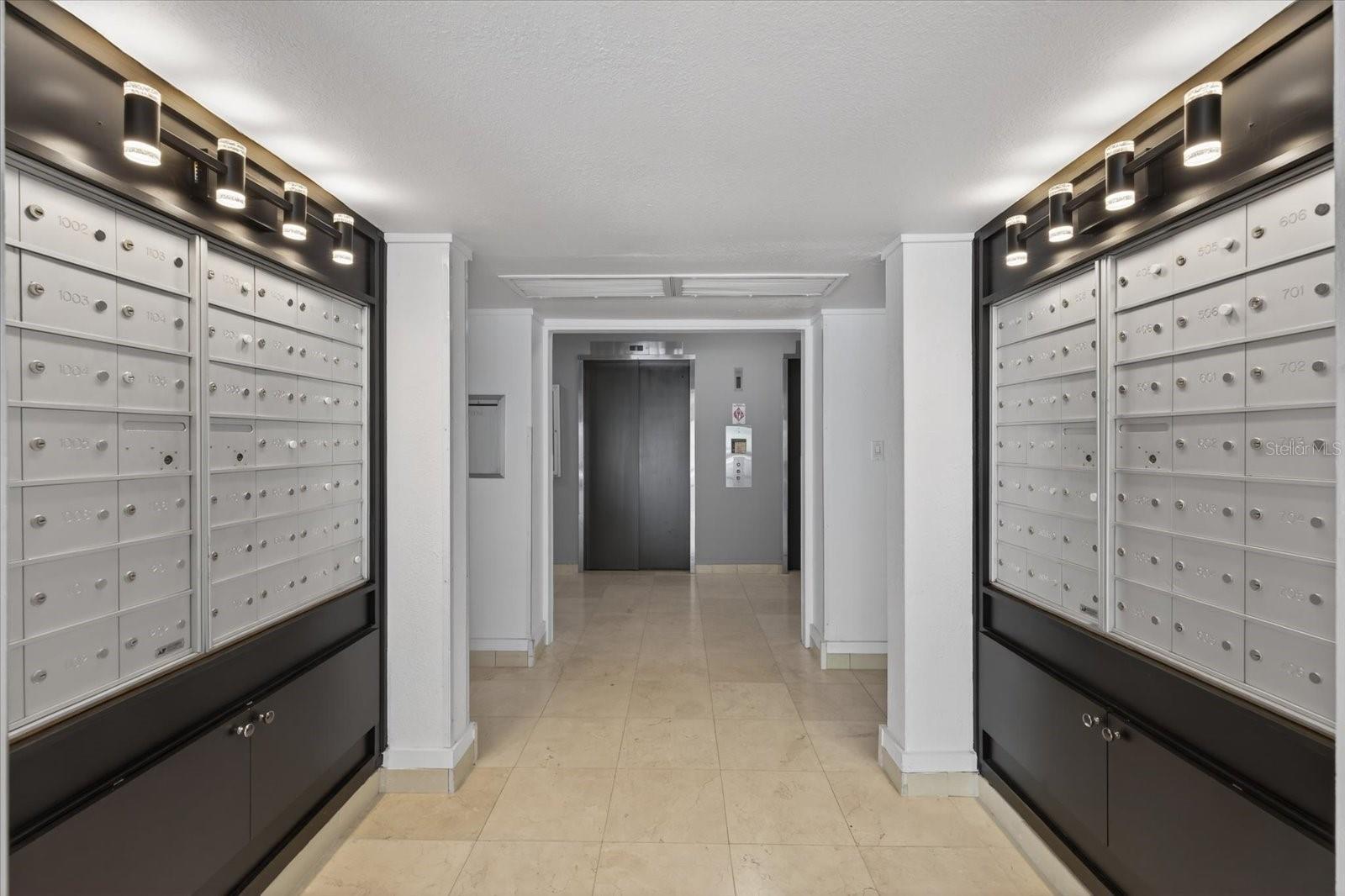 Image 33 of 49 For 4141 Bayshore Boulevard 2001