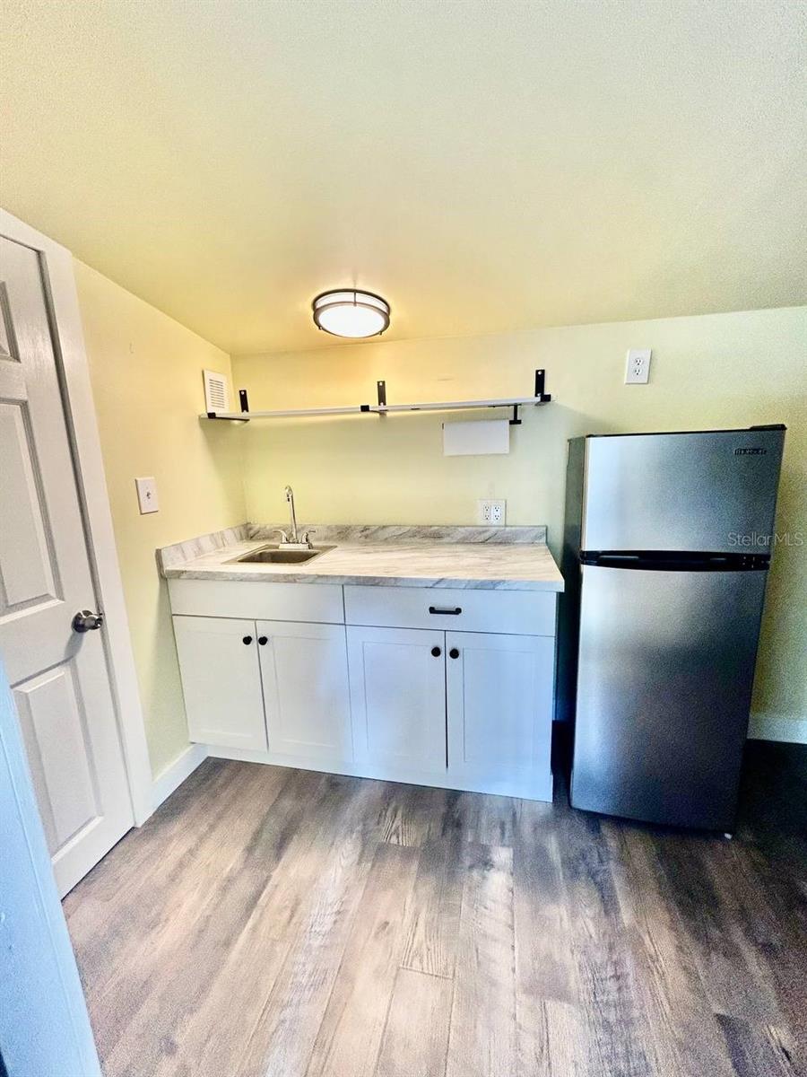 Image 3 of 9 For 1216 Chelsea Street B