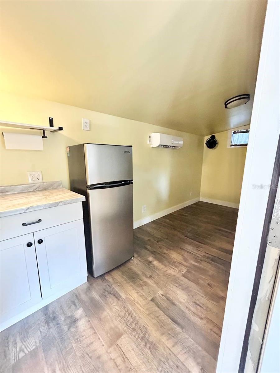 Image 4 of 9 For 1216 Chelsea Street B