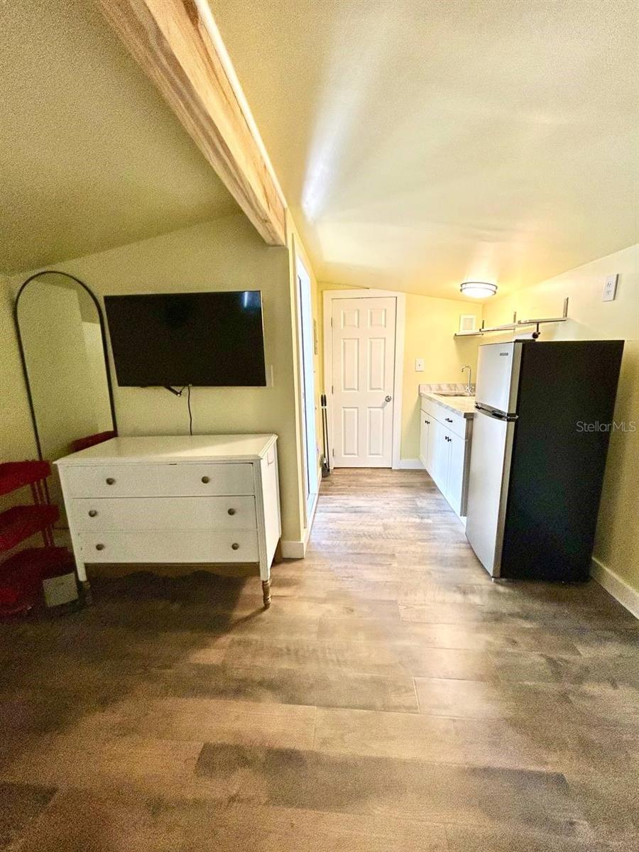 Image 7 of 9 For 1216 Chelsea Street B