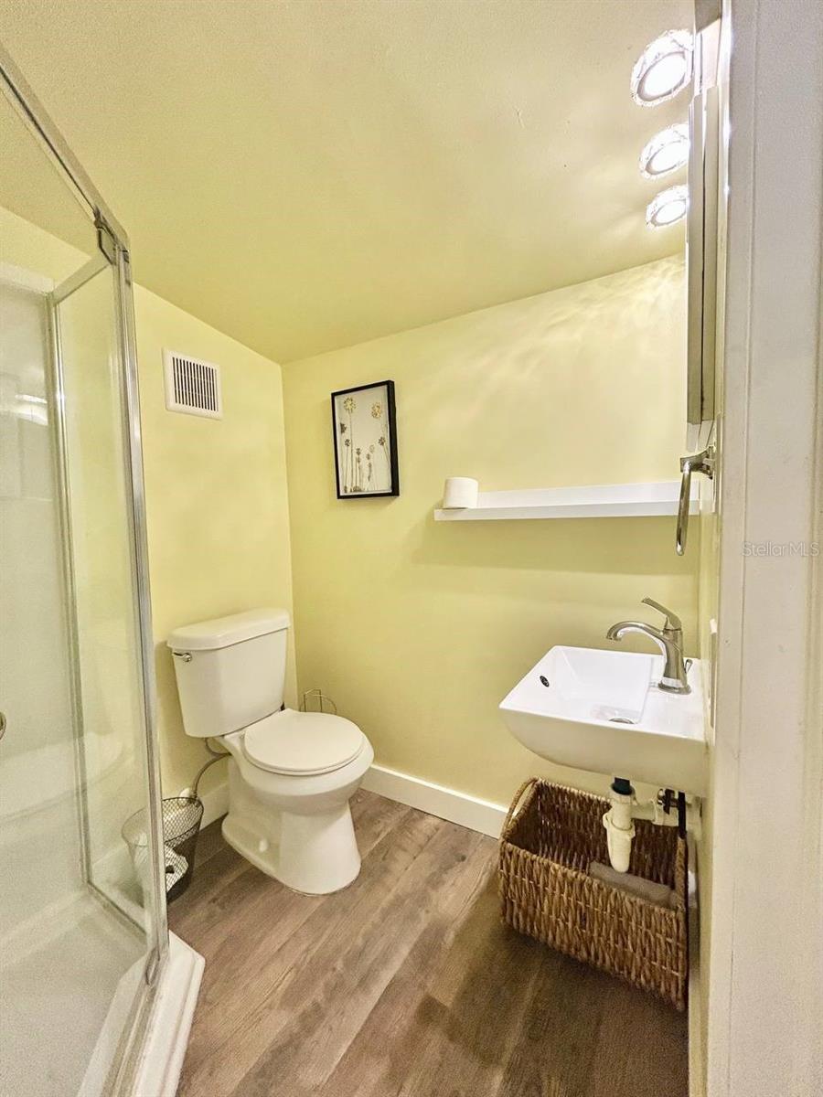 Image 9 of 9 For 1216 Chelsea Street B