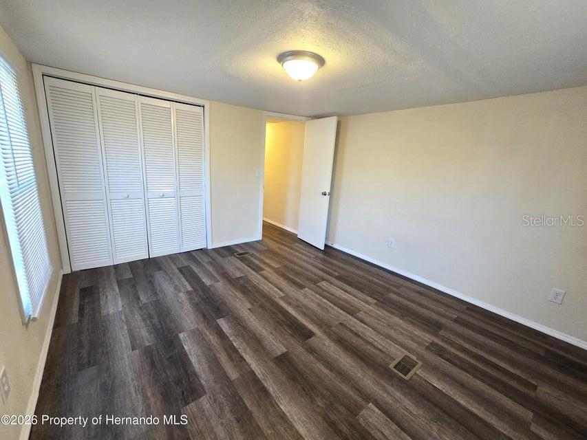 Image 11 of 20 For 7338 First Loop Avenue